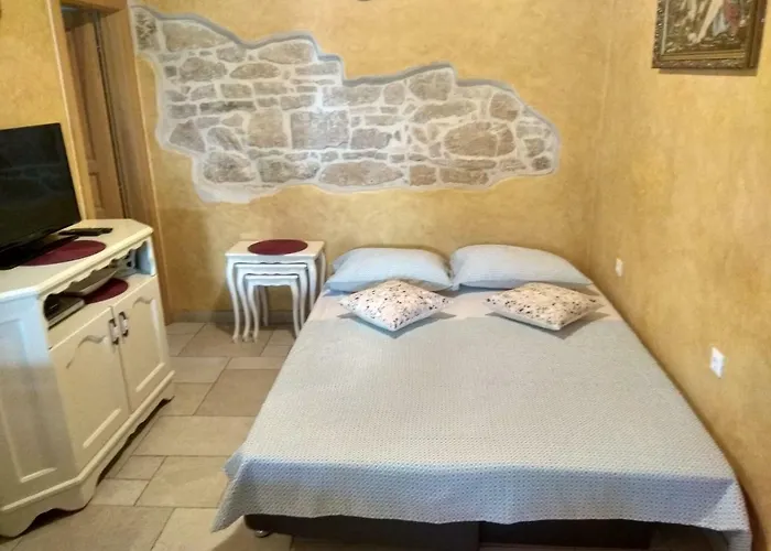 Dado Διαμέρισμα Πόρετς
