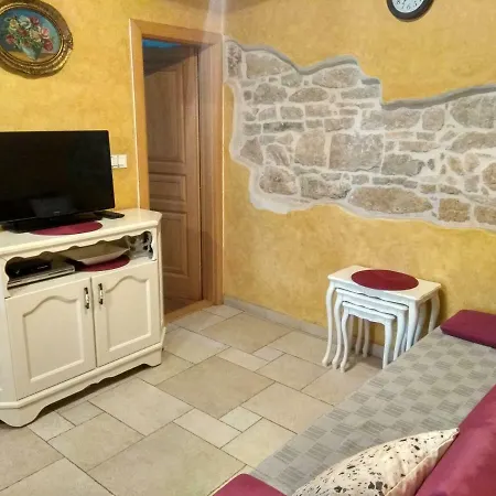 Dado Apartment
